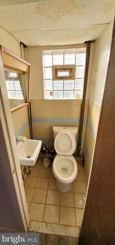 601 Magee Ave, Philadelphia PA  19111-4715 exterior