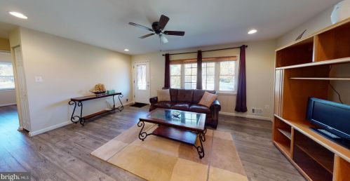 7500 Fordson Rd, Alexandria VA 22306-2222 exterior