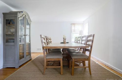 60 Howard Ave, Norwalk CT 06855-1508 exterior