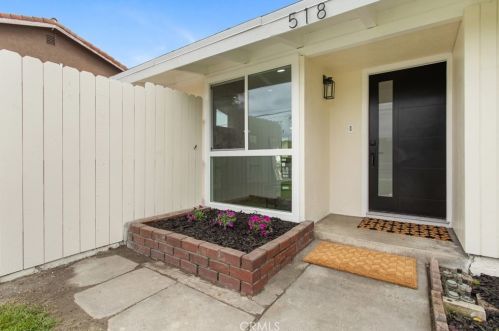 518 Orangethorpe Ave, Fullerton CA  92832-2803 exterior