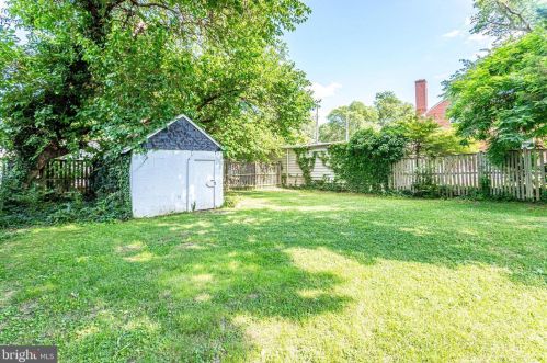 1801 Commonwealth Ave, Alexandria VA 22301-1403 exterior