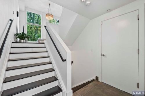 9 Vela Way, Edgewater NJ 07020-1564 exterior