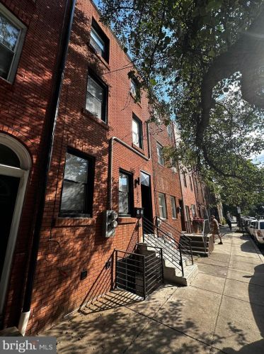 1015 6th St, Philadelphia PA  19147-4011 exterior