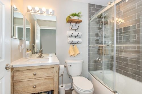 810 Donato Cir, Scotch Plains NJ 07076-1072 exterior