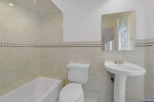 65 Holland Ave, Demarest NJ  07627-2705 exterior