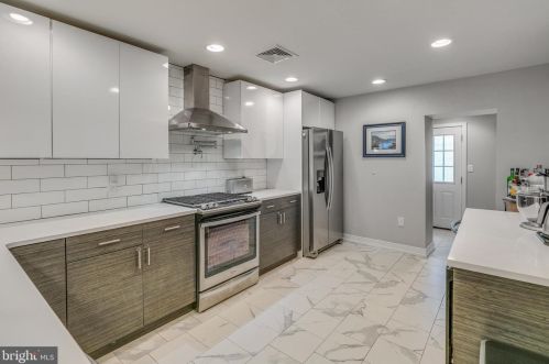 1223 Ellsworth St, Philadelphia PA 19146-2812 exterior