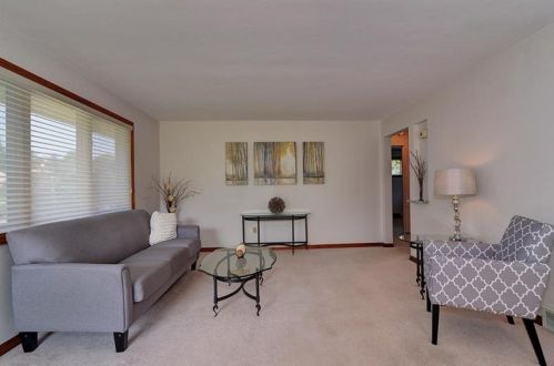 9001 Old Perry Hwy, Pittsburgh, PA 15237-4769