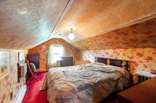 68 Gardner St, Newton MA 02458-1405 exterior