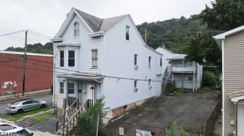 20 Chadwick St, Paterson NJ  07503-3133 exterior