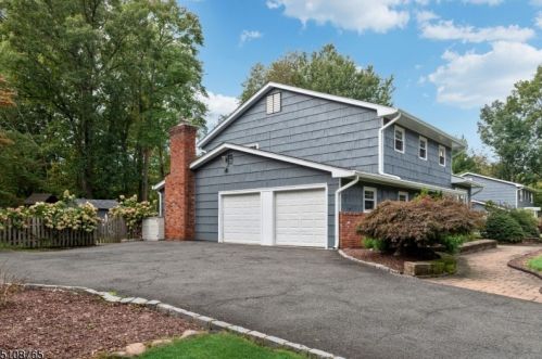 162 Bee Mdw Pkwy, Whippany NJ exterior