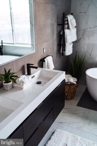 2620 Hagert St, Philadelphia PA 19125-1617 exterior