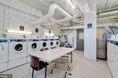 1919 Chestnut St, Philadelphia PA 19103-3401 exterior