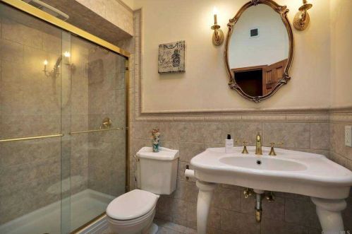 12 Belmar Ln, Commack NY 11725-1104 exterior