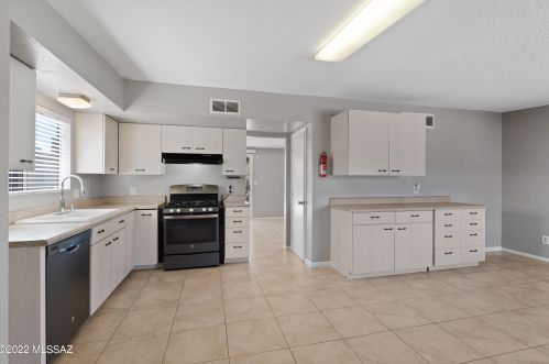 9740 3rd St, Tucson AZ  85748-2749 exterior