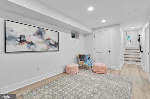 6705 Buttermere Ln, Bethesda MD  20817-1528 exterior