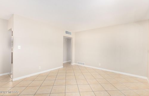 1575 Grant Rd, Tucson AZ  85719-3313 exterior