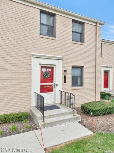 1960 Graefield Rd, Bham, MI 48009-5848