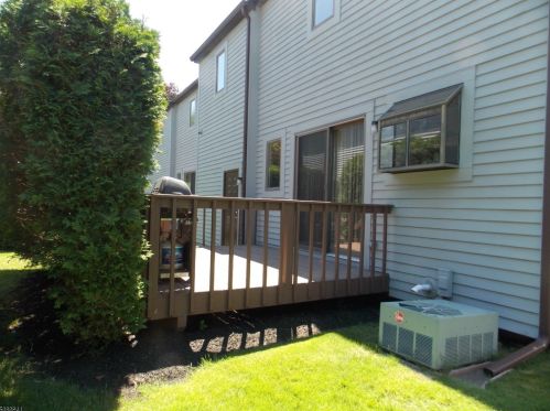 21 Village Park Ct, Scotch Plains, NJ 07076-1114