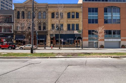 771 Water St, Milwaukee WI  53202-1651 exterior