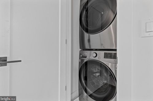 4427 9th St, Washington DC  20011-7105 exterior