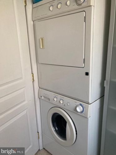 908 Clinton St, Philadelphia PA 19107-6108 exterior