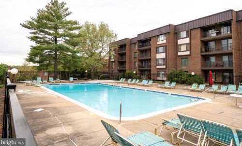 110 Roberts Ln, Alexandria VA 22314-5346 exterior