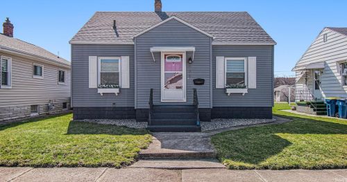 531 10th St, Mishawaka, IN 46544-4912