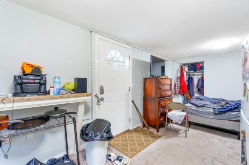 9 Carrick Ave, Pittsburgh PA  15210-4321 exterior