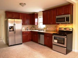 73 Jobin Dr, Manchester, NH 03103-3908