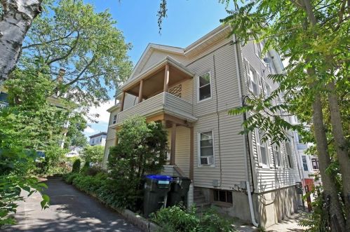 8 Transit St, Providence, RI 02906-3012