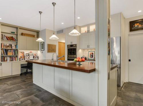 2222 Wayne Ave, Chicago IL 60614-1221 exterior