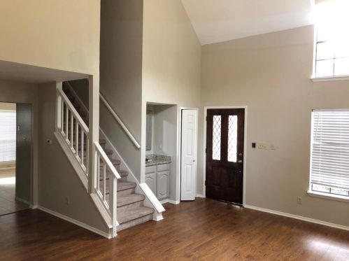 1000 Lamesa Ct, Irving TX  75063-6790 exterior