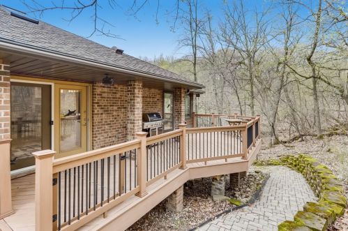 580 Diffley Rd, Saint Paul, MN 55123-1601