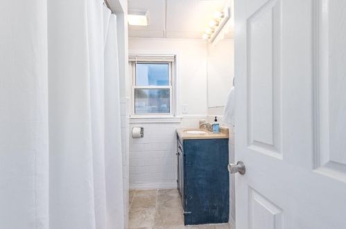 9 Ashby St, Providence RI 02919-6604 exterior