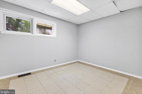 614 Meadowvale Ln, Media PA 19063-5015 exterior