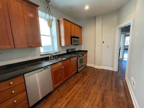 6320 Paulina St, Chicago IL 60660-1111 exterior