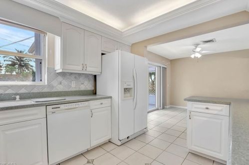 4656 Capri Dr, Naples FL exterior