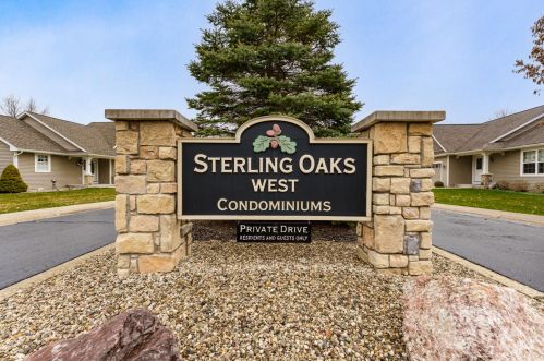 1036 Coral Springs Dr, Kalamazoo, MI 49002-6033