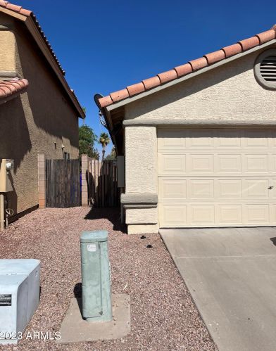 1061 Woodburne Dr, Chandler AZ  85224-3982 exterior