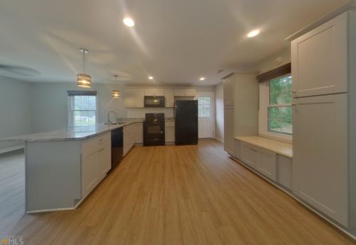 3823 Crosby Dr, Atlanta GA 30331-3432 exterior