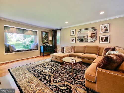 12 Michele Dr, Media PA 19063-1029 exterior