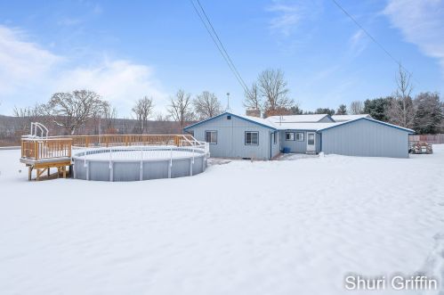 11470 Bluewater Hwy, Lowell MI 49331-9220 exterior