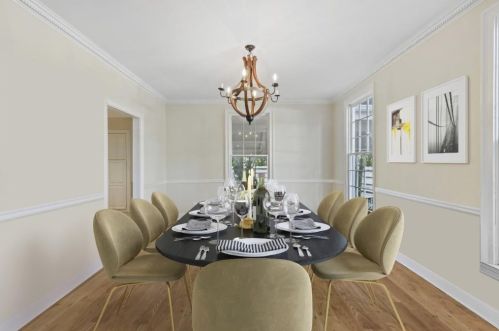 1386 Hanover West Dr, Atlanta GA 30327-1139 exterior