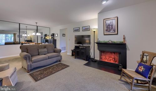 104 Country Pl Dr, Lancaster PA 17601-1775 exterior