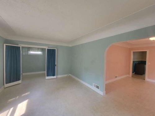 766 Mclaughlin Ave, Meskegon MI 49442-4031 exterior