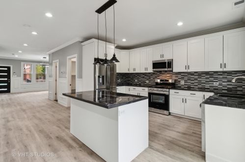 9145 University Ave, Chicago IL 60619-7946 exterior