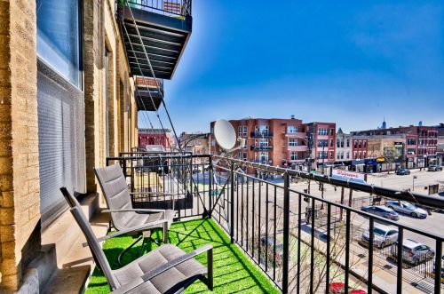 1400 Milwaukee Ave, Chicago IL  60622-5066 exterior