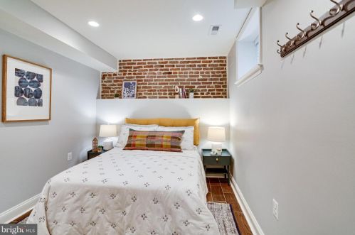 234 14th St, Washington DC  20003-2367 exterior