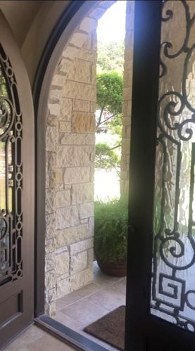 8600 Bluegrass Dr, Austin TX  78759-7813 exterior