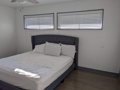 1283 Carolyn Dr, Atlanta GA 30329-3547 exterior